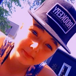 Meet your Posher, Emy